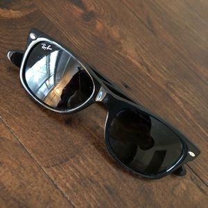 Ray-Ban New Wayfarer Black Sunglasses